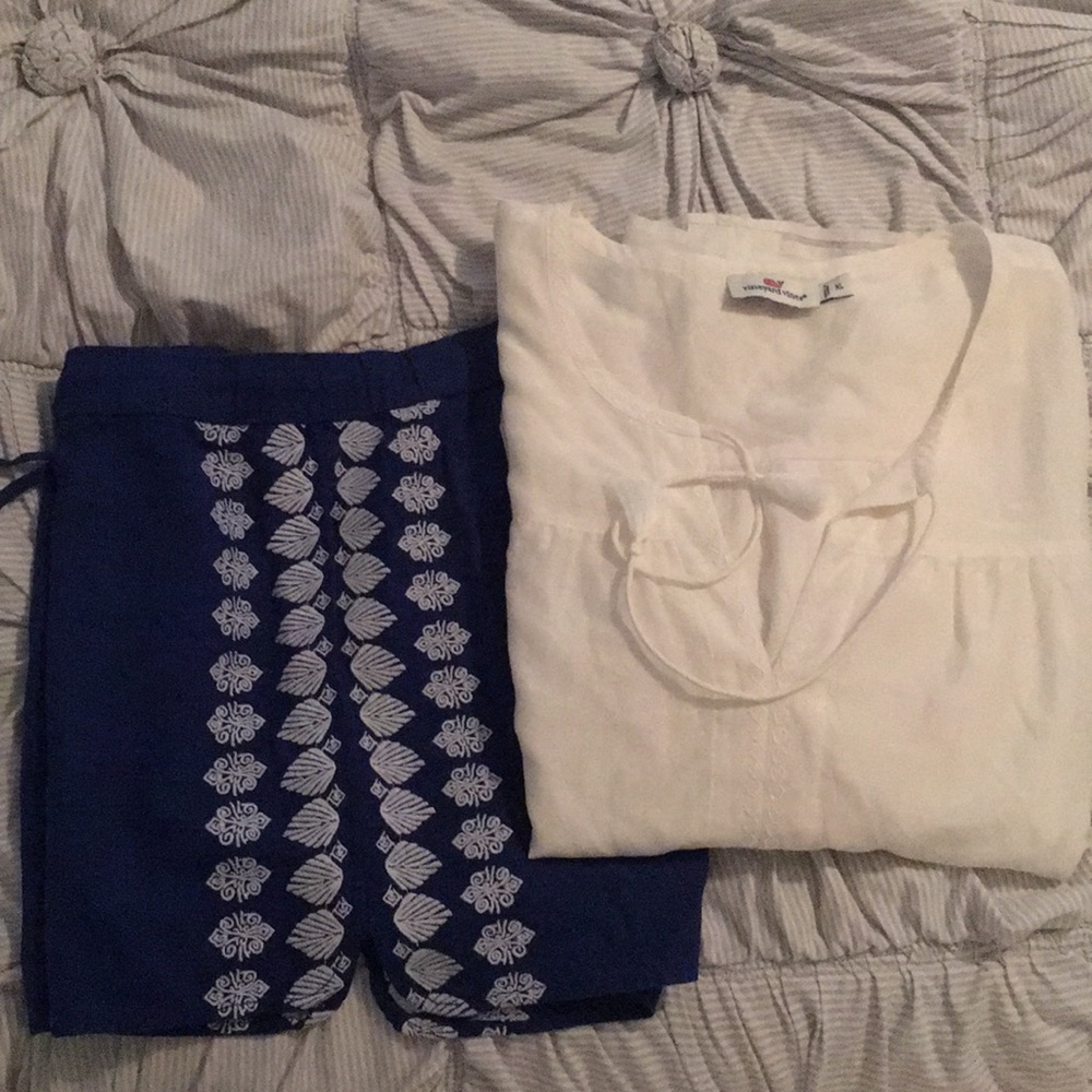 Vineyard vines outfit top and shorts